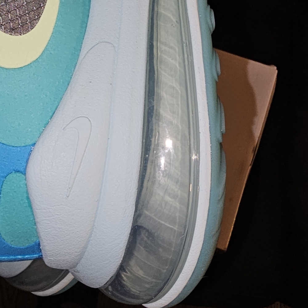 Nike Airmax react - Picture 4 of 4